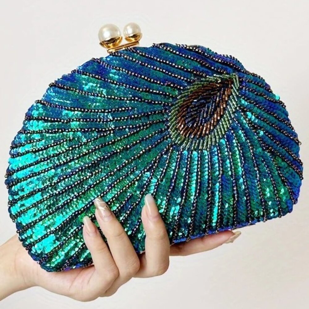 Shell-shaped peacock sequin clutch / formal bag with removable gold chain strap